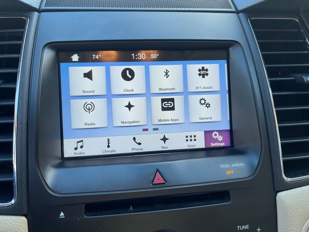 2016 Ford Taurus Image 30