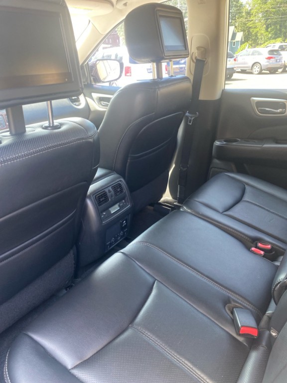 2017 Nissan Pathfinder Image 6