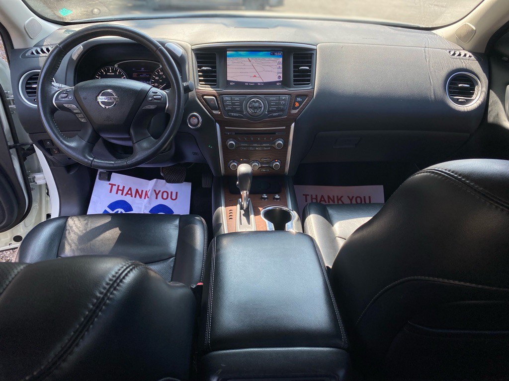 2017 Nissan Pathfinder Image 9