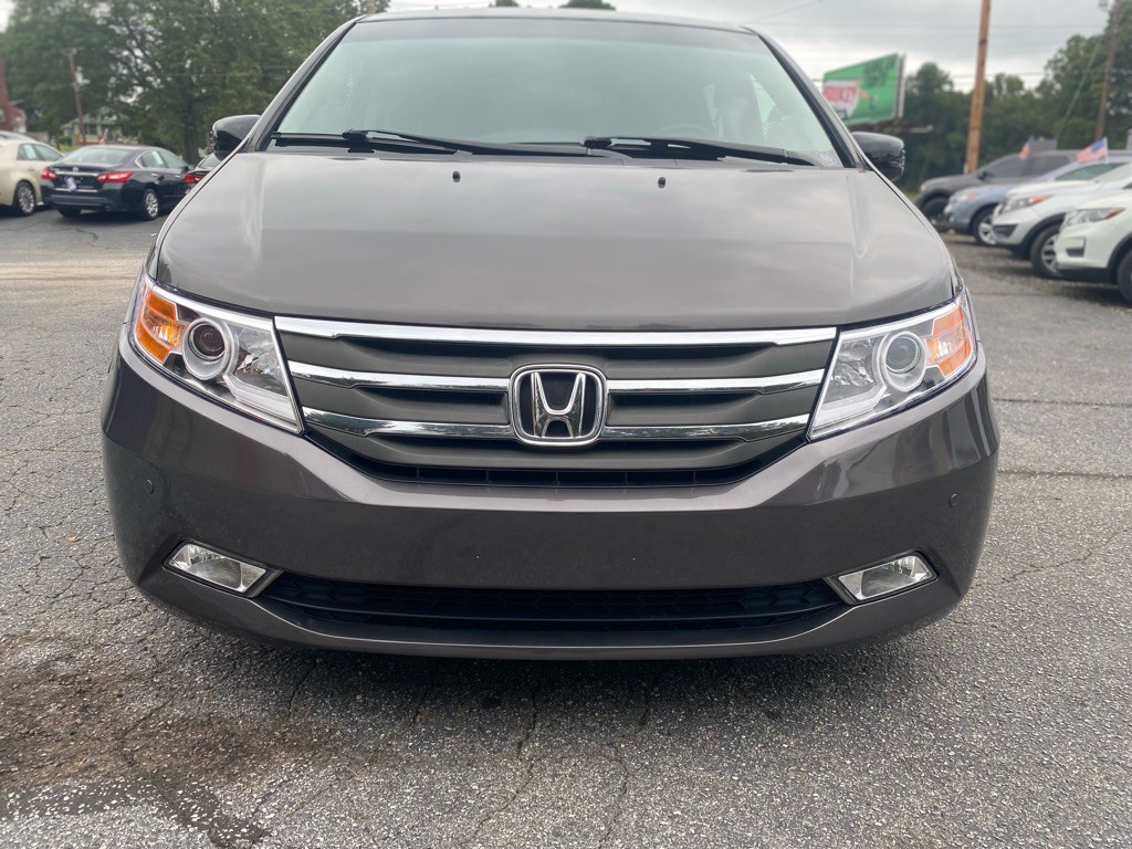 2012 Honda Odyssey Image 2
