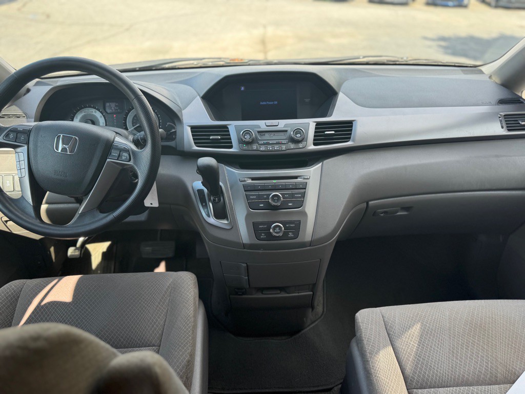 2014 Honda Odyssey Image 8