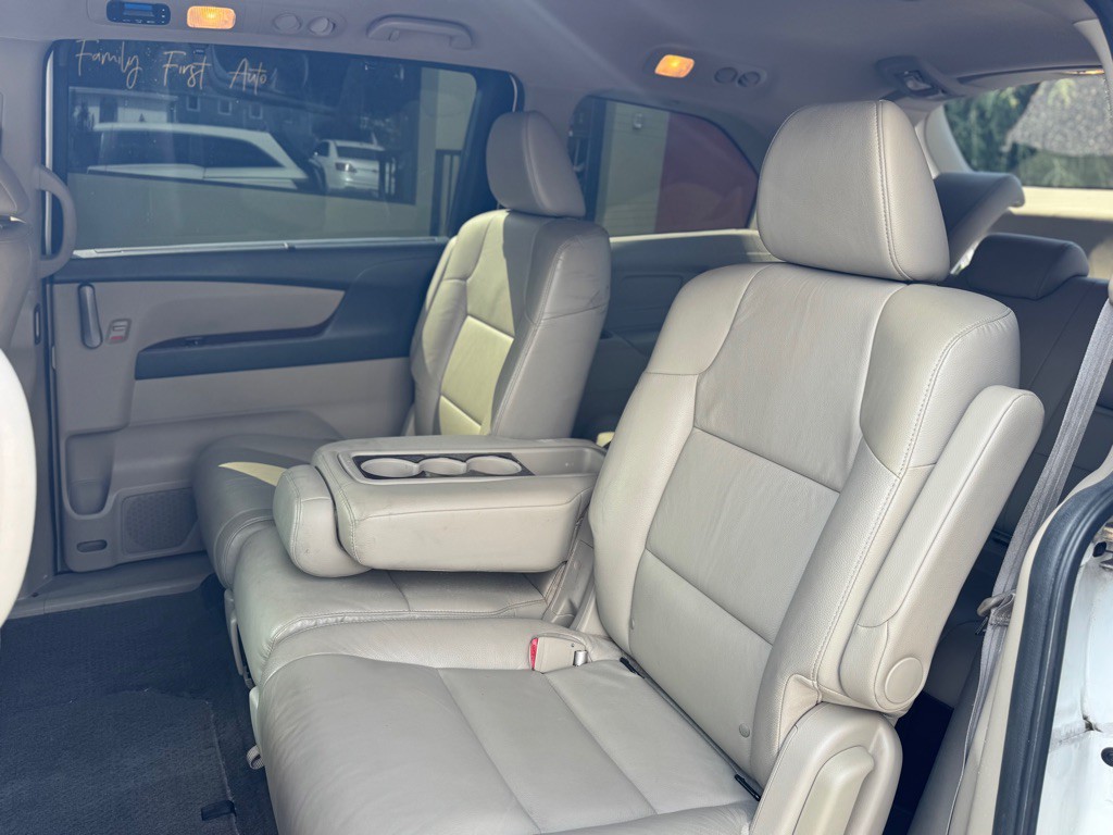2013 Honda Odyssey Image 6