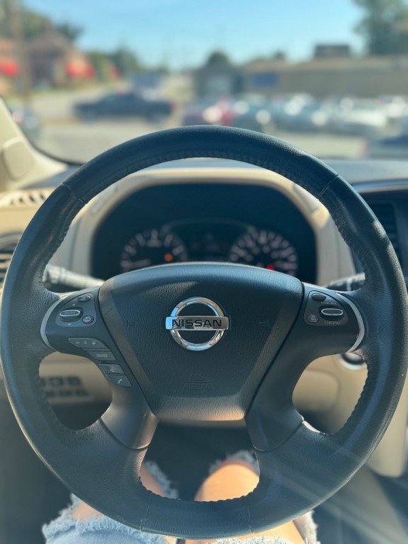 2016 Nissan Pathfinder Image 9