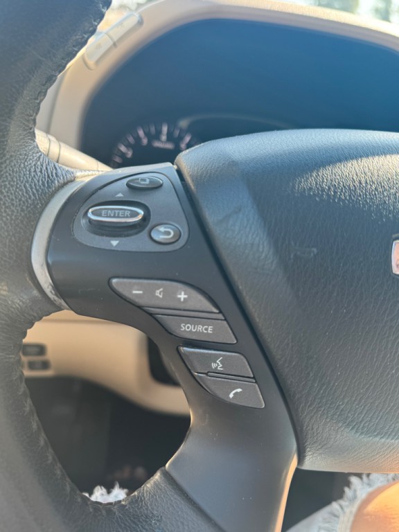 2016 Nissan Pathfinder Image 11