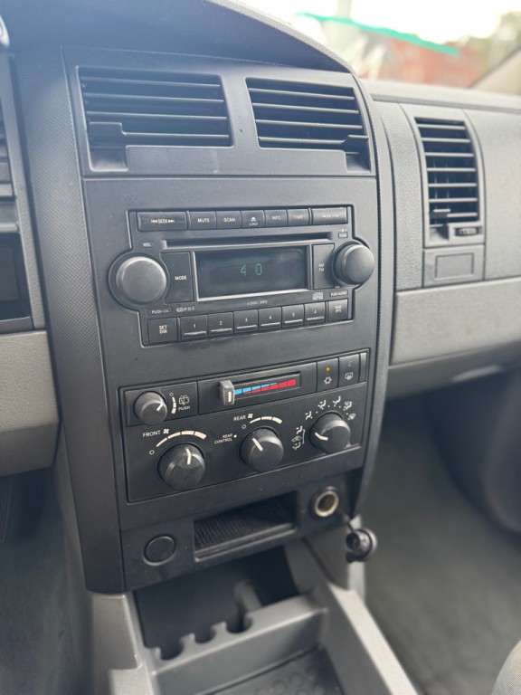 2006 Dodge Durango Image 8