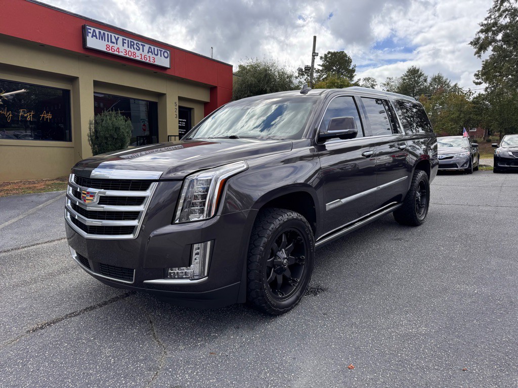 2015 Cadillac Escalade Image 1