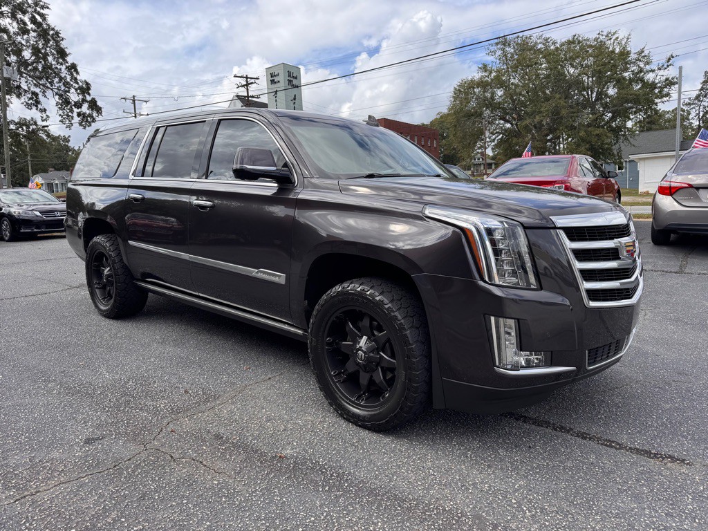 2015 Cadillac Escalade Image 3