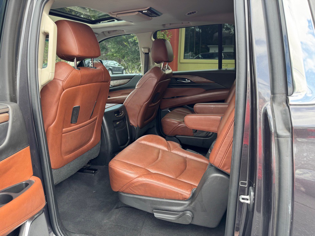 2015 Cadillac Escalade Image 7