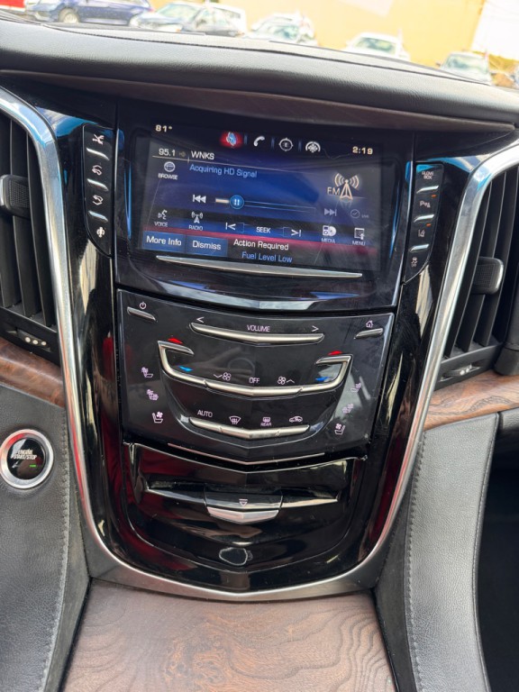 2015 Cadillac Escalade Image 13
