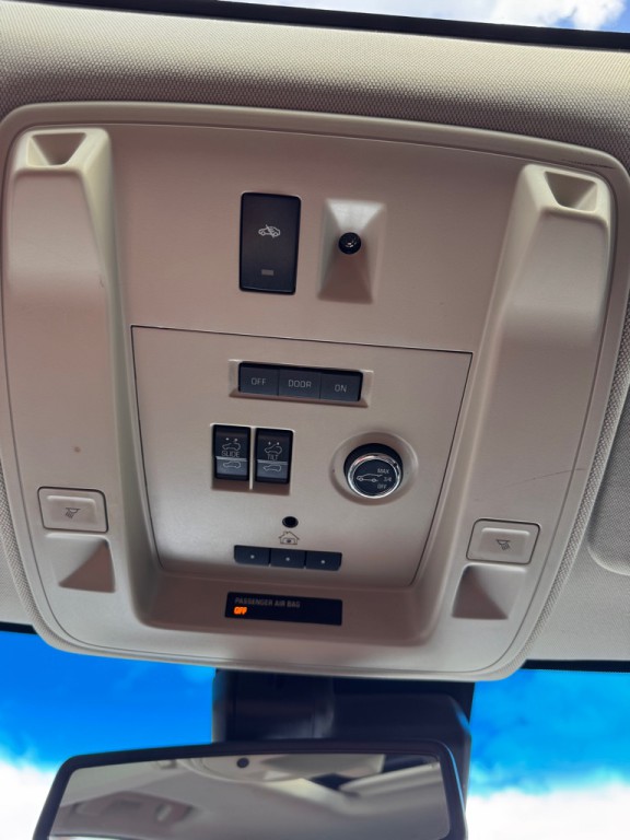 2015 Cadillac Escalade Image 15
