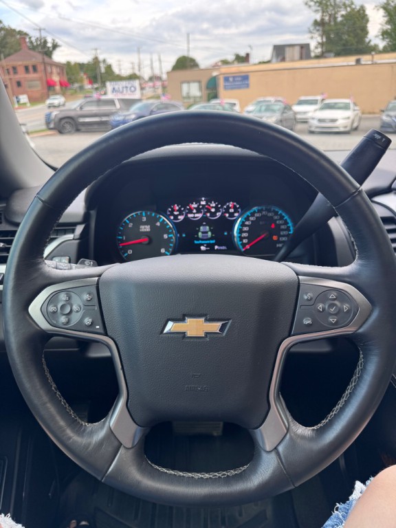 2017 Chevrolet Suburban Image 11