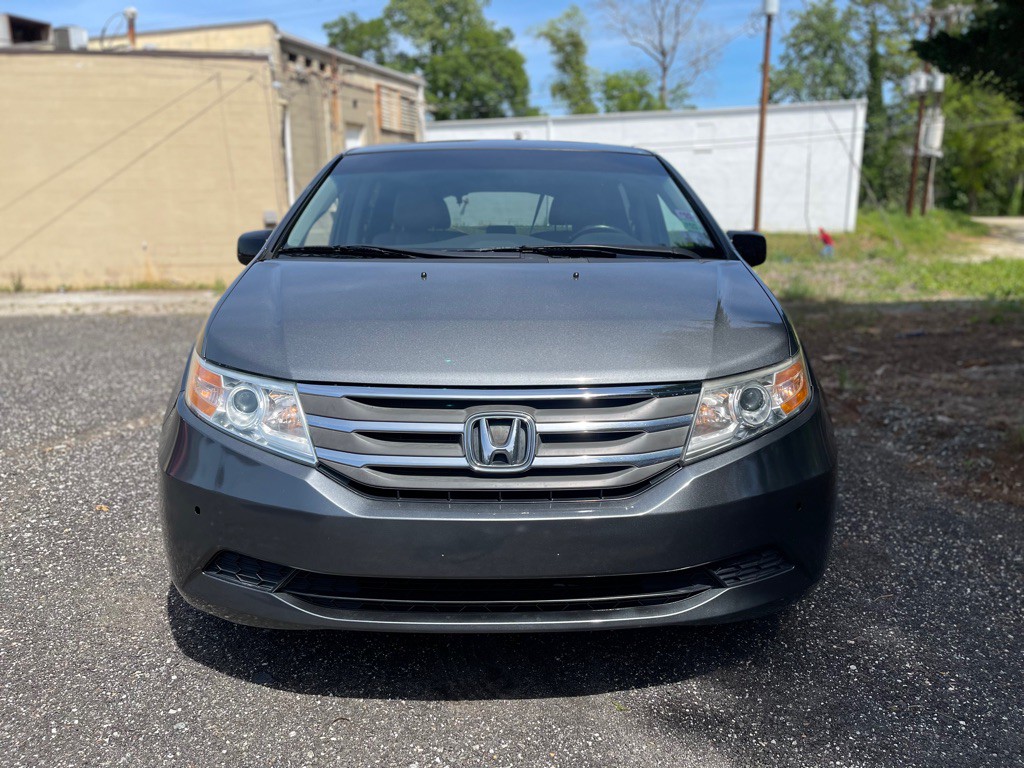 2011 Honda Odyssey Image 2