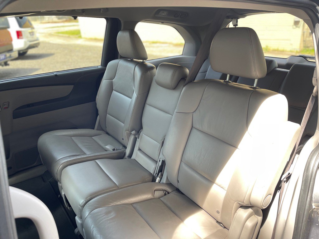 2011 Honda Odyssey Image 6
