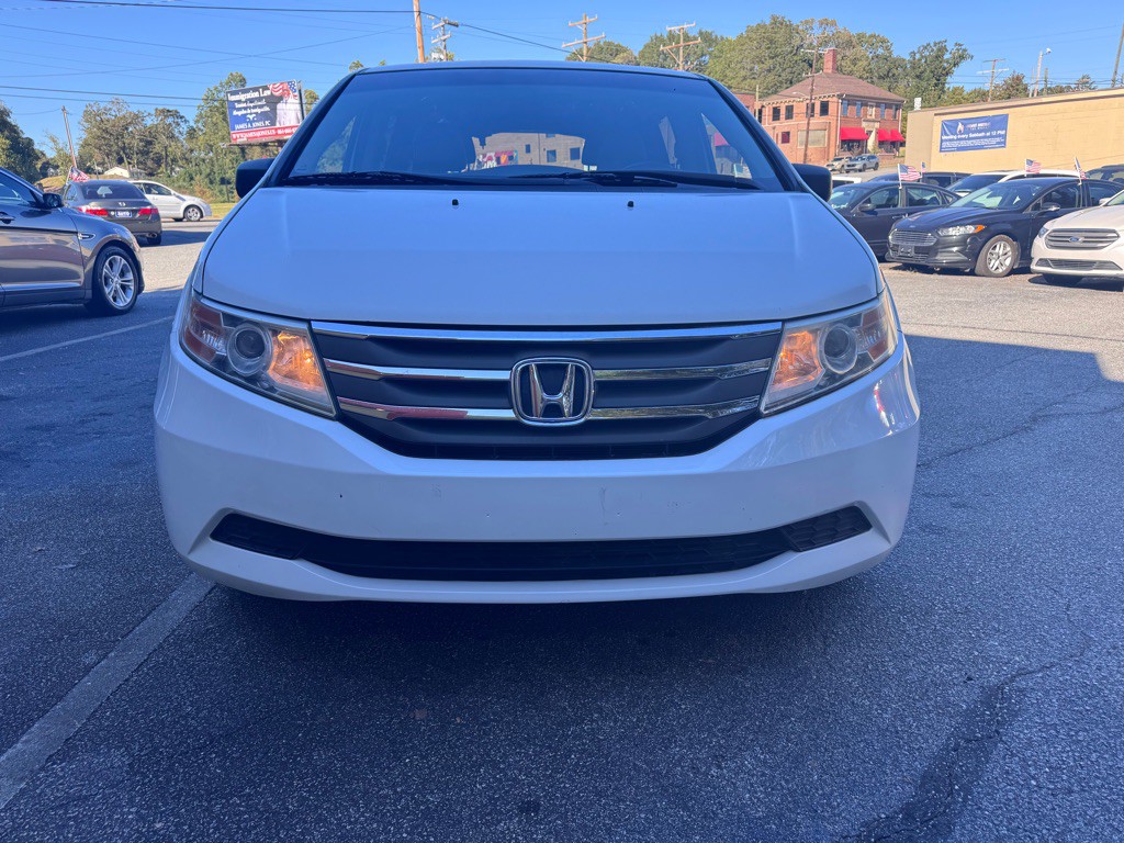 2012 Honda Odyssey Image 2