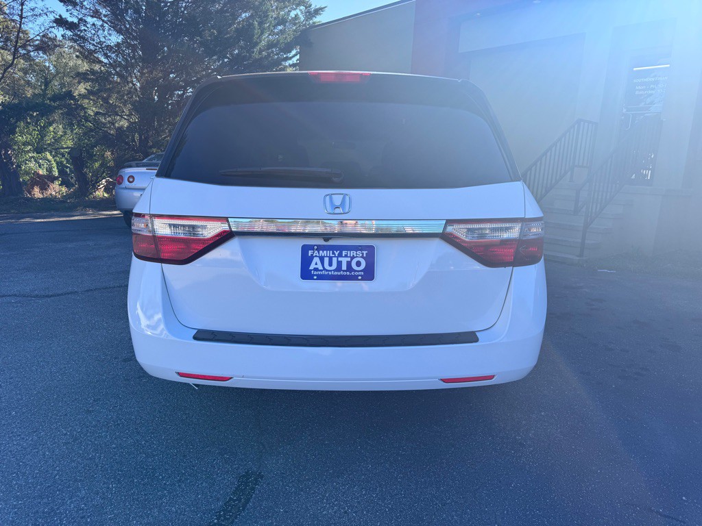 2012 Honda Odyssey Image 3