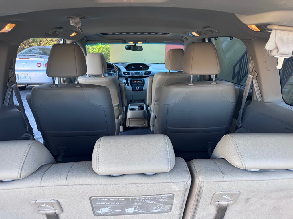 2012 Honda Odyssey Image 4
