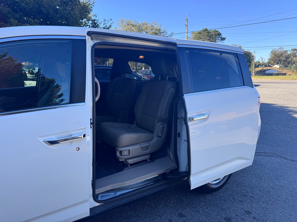 2012 Honda Odyssey Image 5