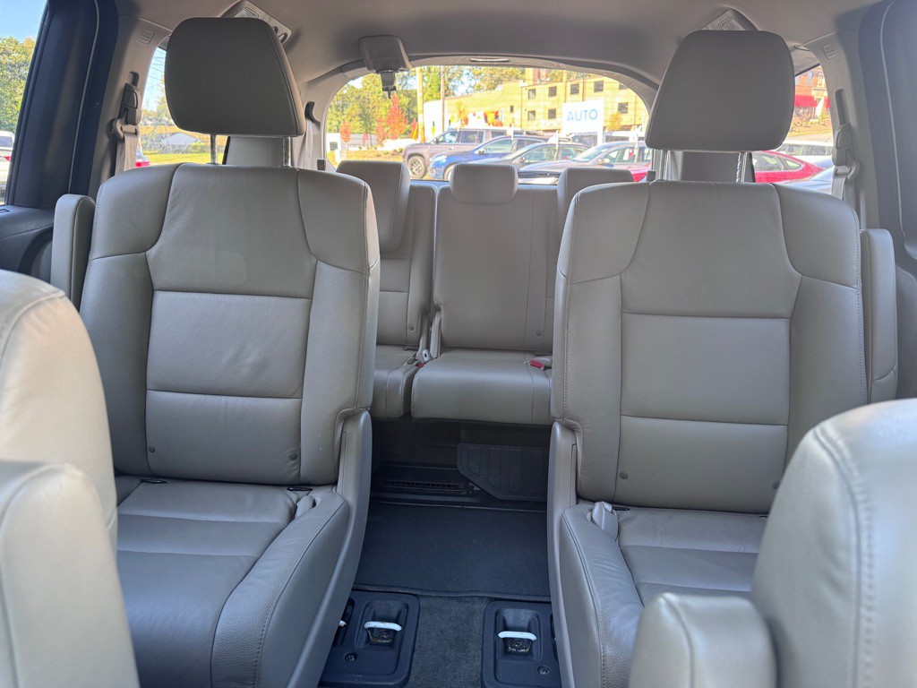 2012 Honda Odyssey Image 15