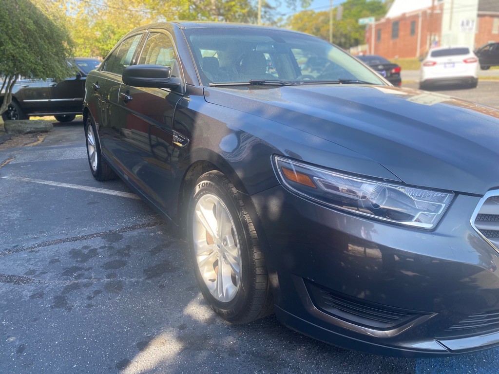 2016 Ford Taurus Image 4