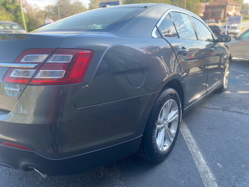 2016 Ford Taurus Image 5
