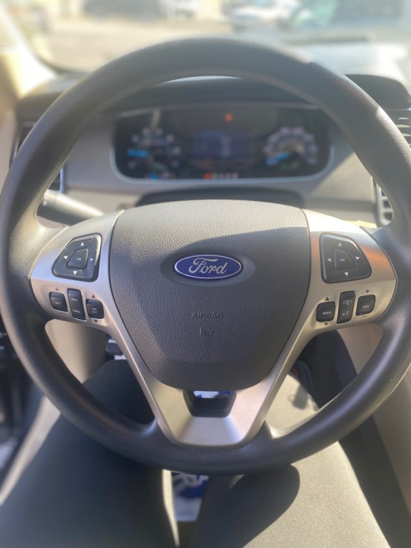 2016 Ford Taurus Image 11