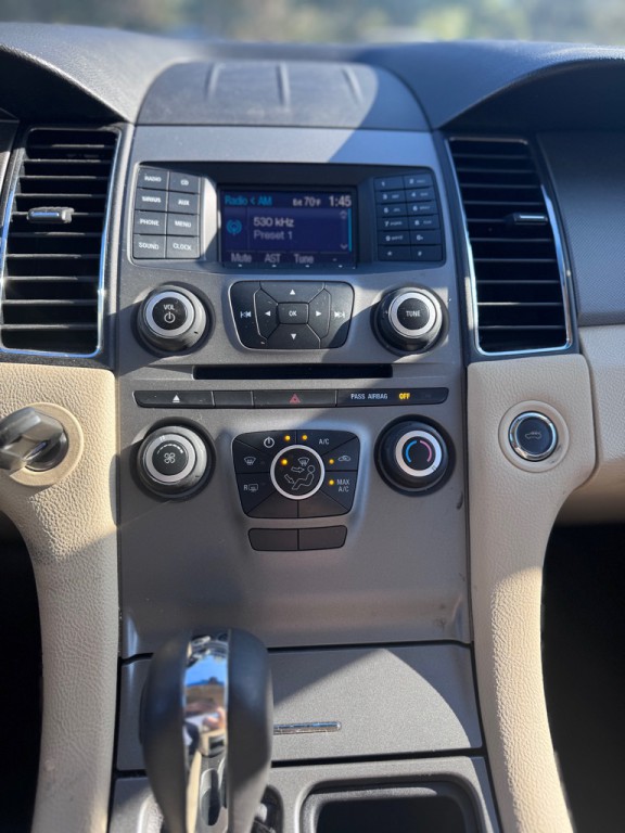 2014 Ford Taurus Image 8
