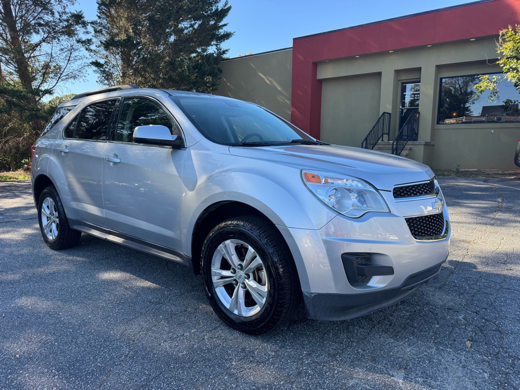 2011 Chevrolet Equinox Image 2