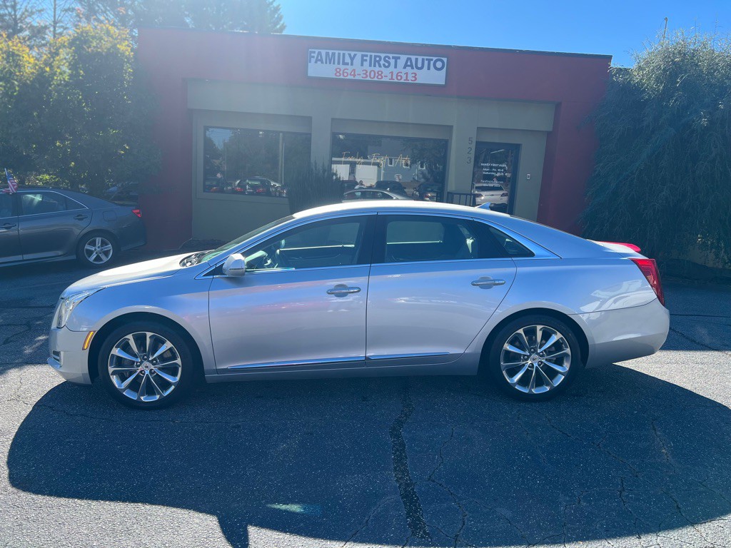 2013 Cadillac XTS Image 2