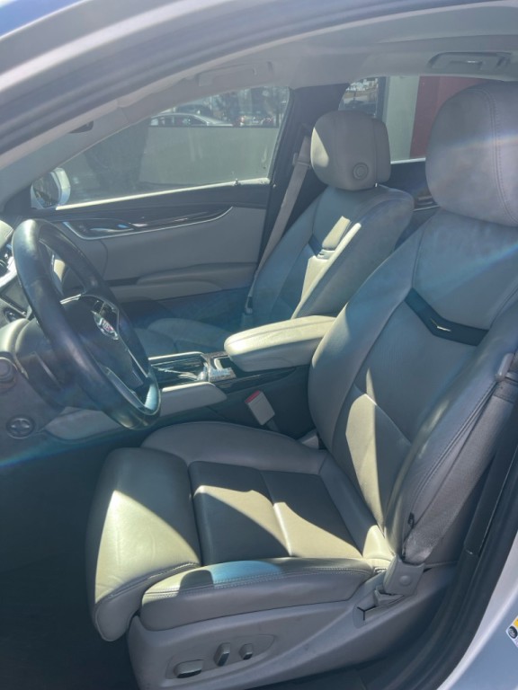 2013 Cadillac XTS Image 10