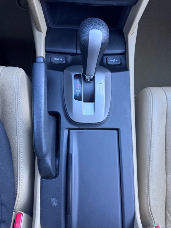 2010 Honda Accord Image 12