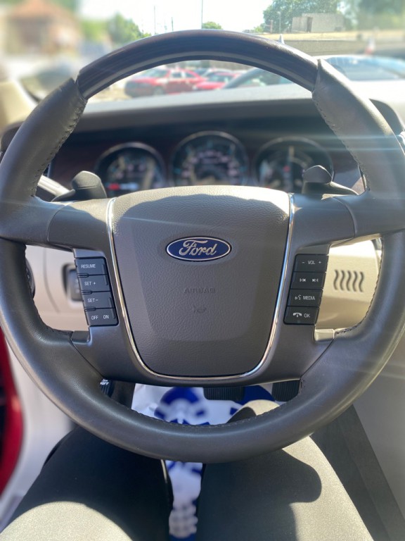 2012 Ford Taurus Image 9