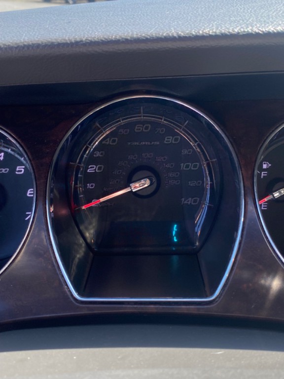 2012 Ford Taurus Image 12