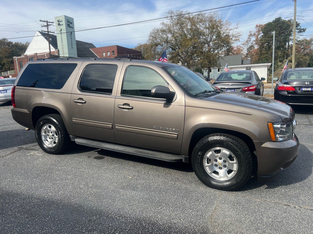 2013 Chevrolet Suburban Image 7