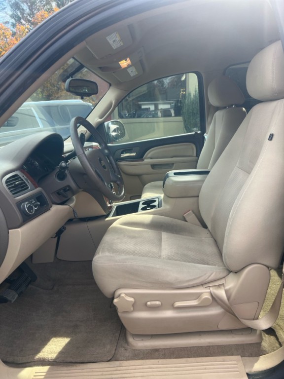 2013 Chevrolet Suburban Image 9