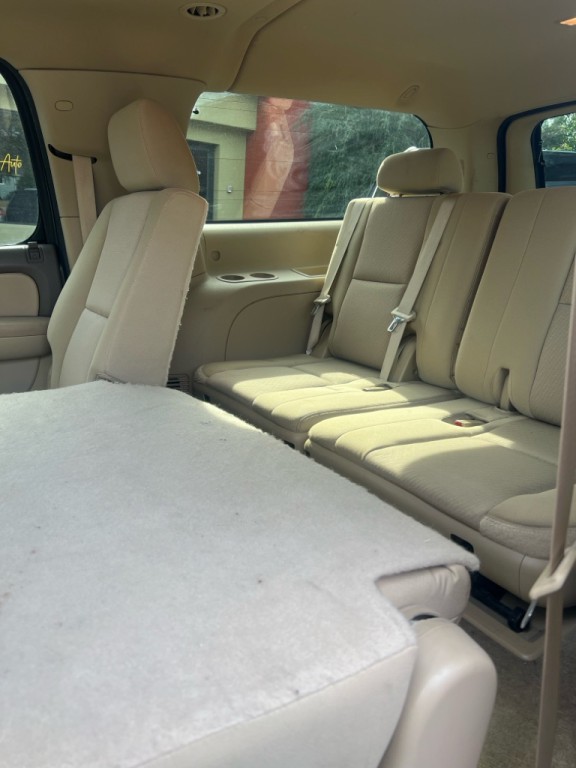 2013 Chevrolet Suburban Image 14