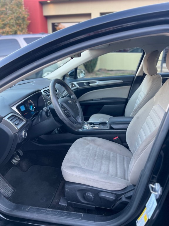 2017 Ford Fusion Image 9