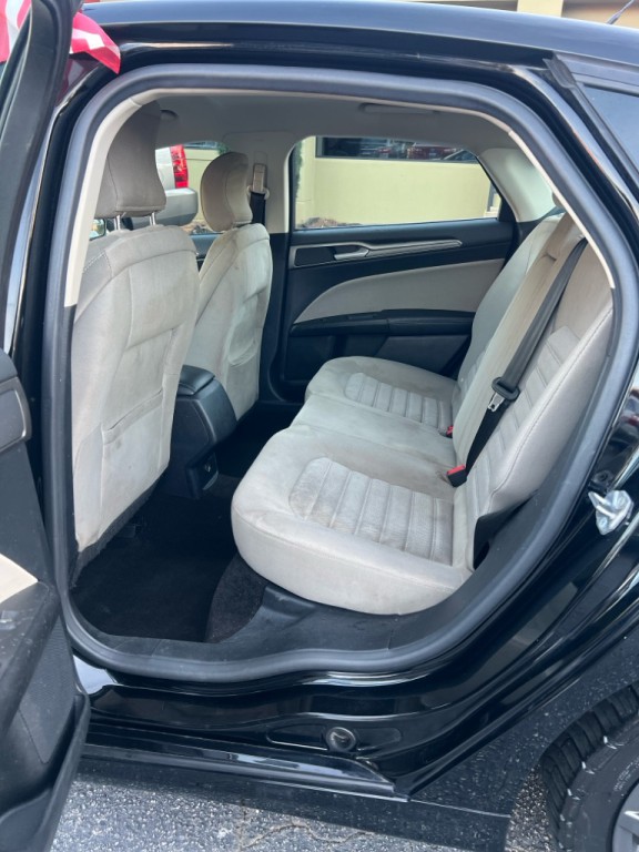 2017 Ford Fusion Image 12