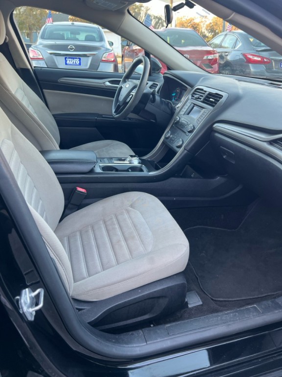 2017 Ford Fusion Image 14