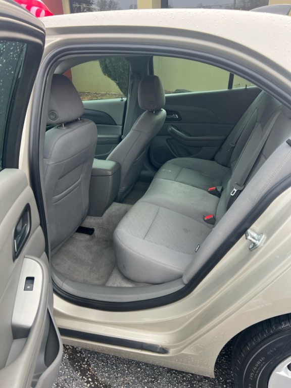 2015 Chevrolet Malibu Image 10