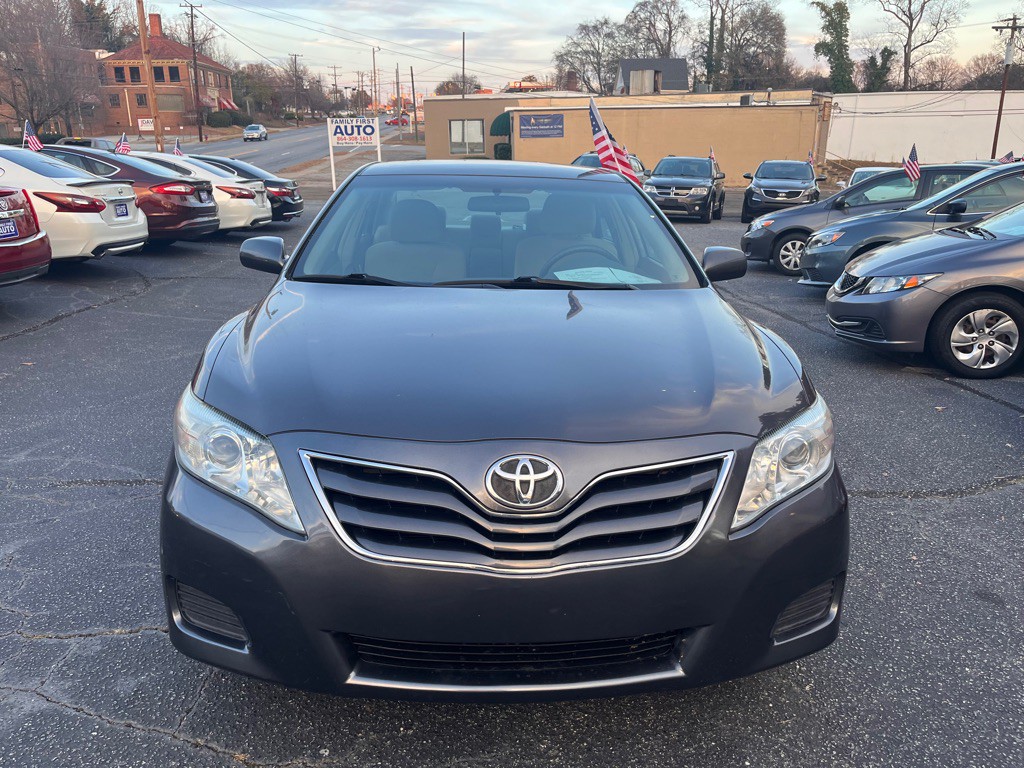 2011 Toyota Camry Image 3