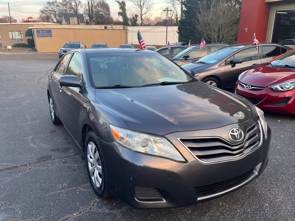 2011 Toyota Camry Image 4