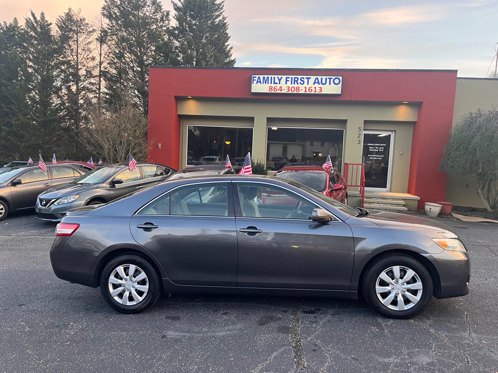 2011 Toyota Camry Image 5