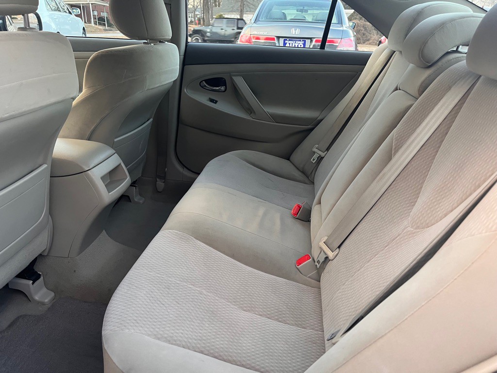 2011 Toyota Camry Image 10