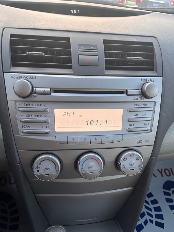 2011 Toyota Camry Image 12