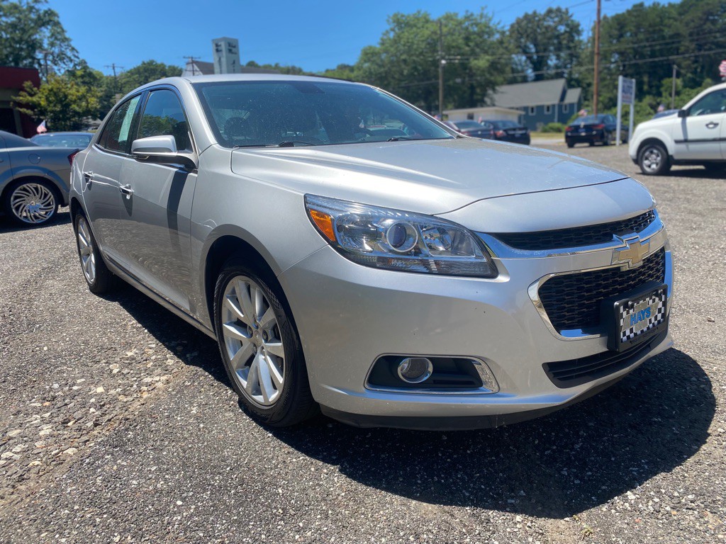 2016 Chevrolet Malibu Image 3