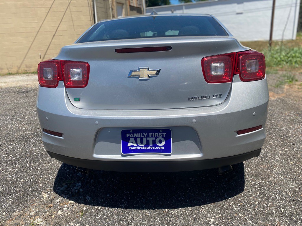 2016 Chevrolet Malibu Image 5