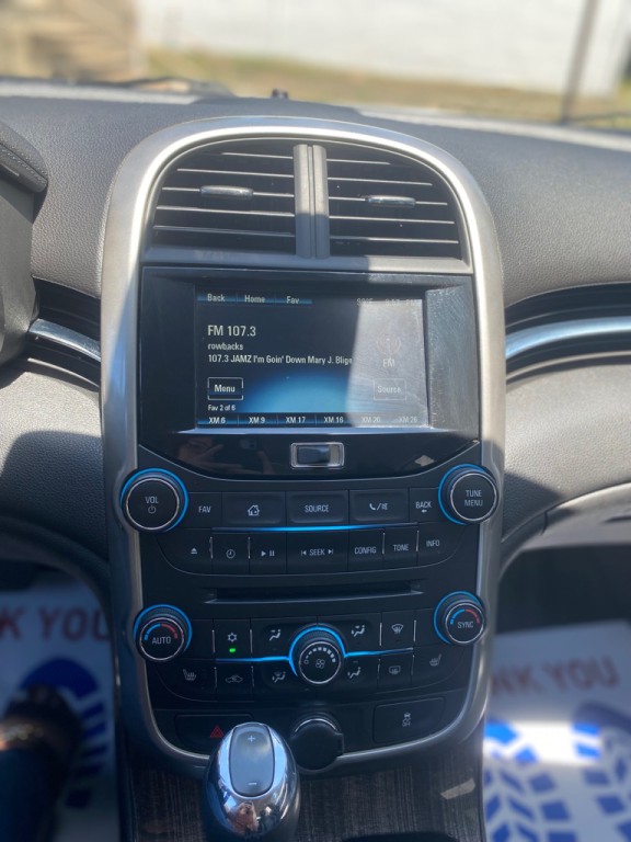 2016 Chevrolet Malibu Image 12