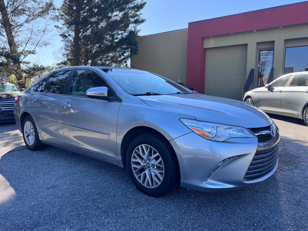 2016 Toyota Camry Image 3