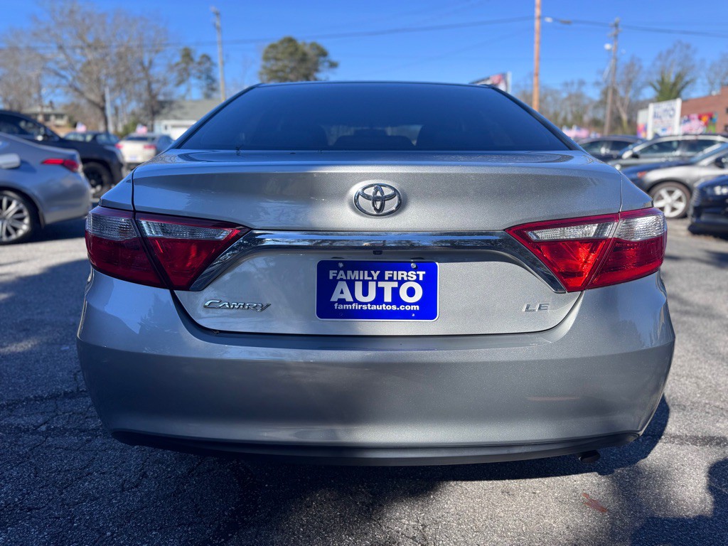 2016 Toyota Camry Image 4