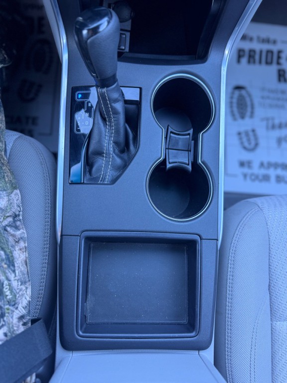 2016 Toyota Camry Image 10